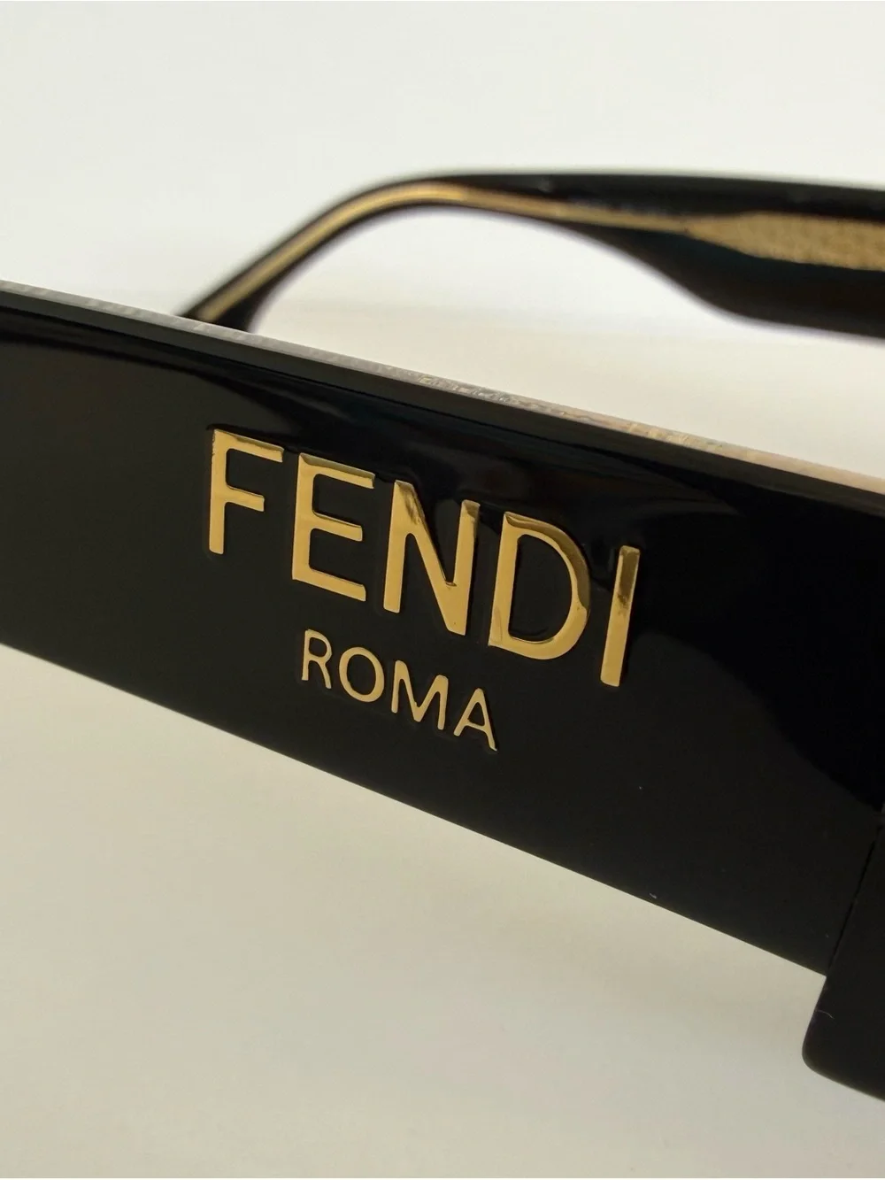 NEW!!! Fendi women black sunglasses FE40125I 01V Authentic